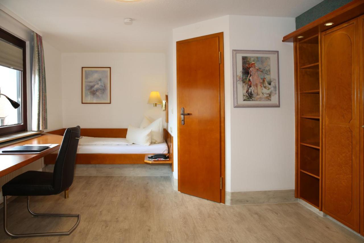 Hotel Zum Weissen Roessel فالدورف المظهر الخارجي الصورة