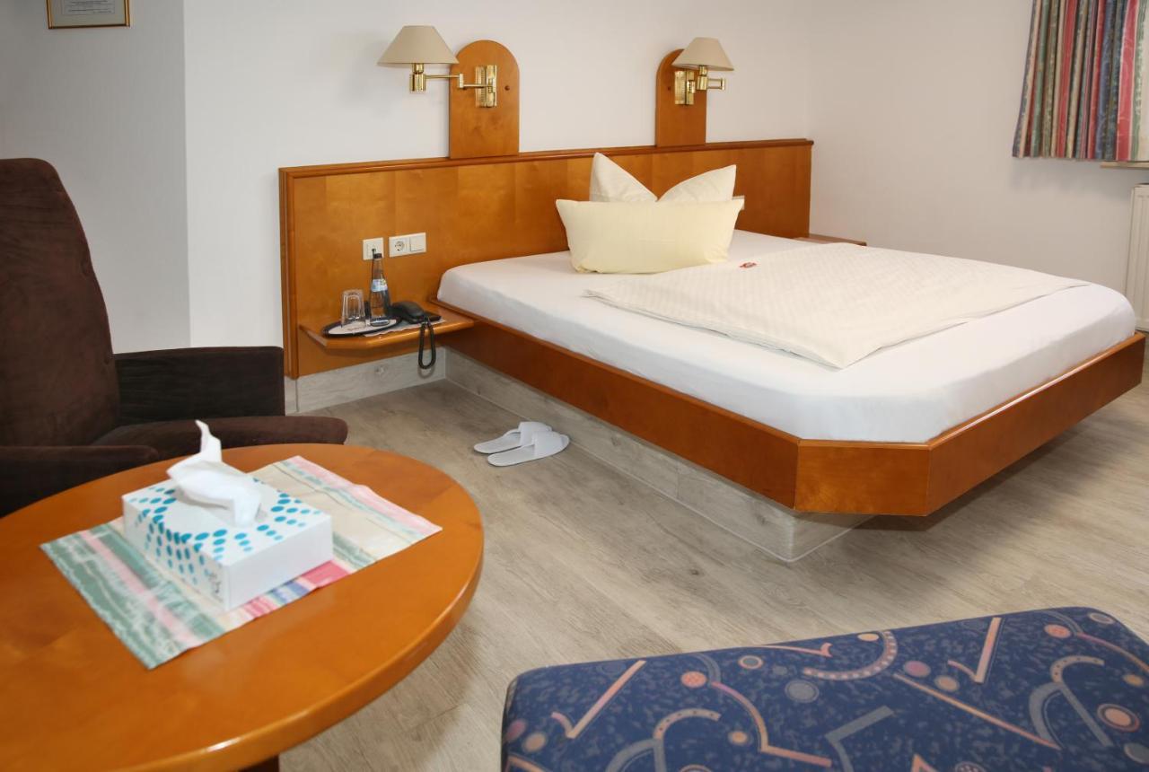Hotel Zum Weissen Roessel فالدورف المظهر الخارجي الصورة